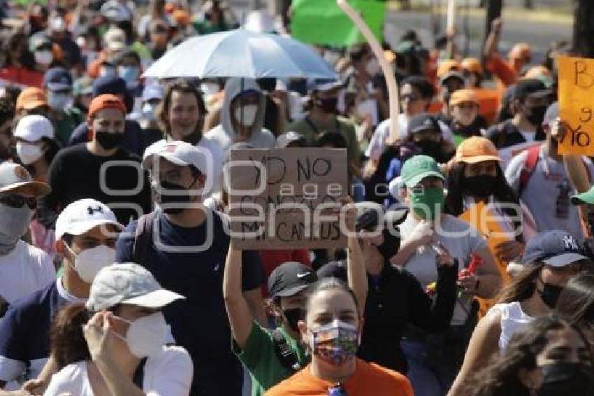 MARCHA COMUNIDAD UDLAP