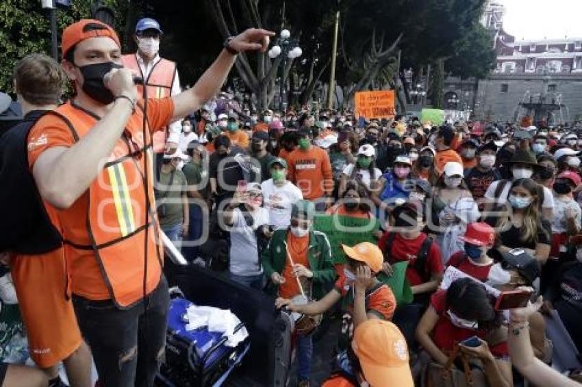 MARCHA COMUNIDAD UDLAP