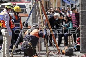 SEGURIDAD . ALCANTARILLA SIN TAPA