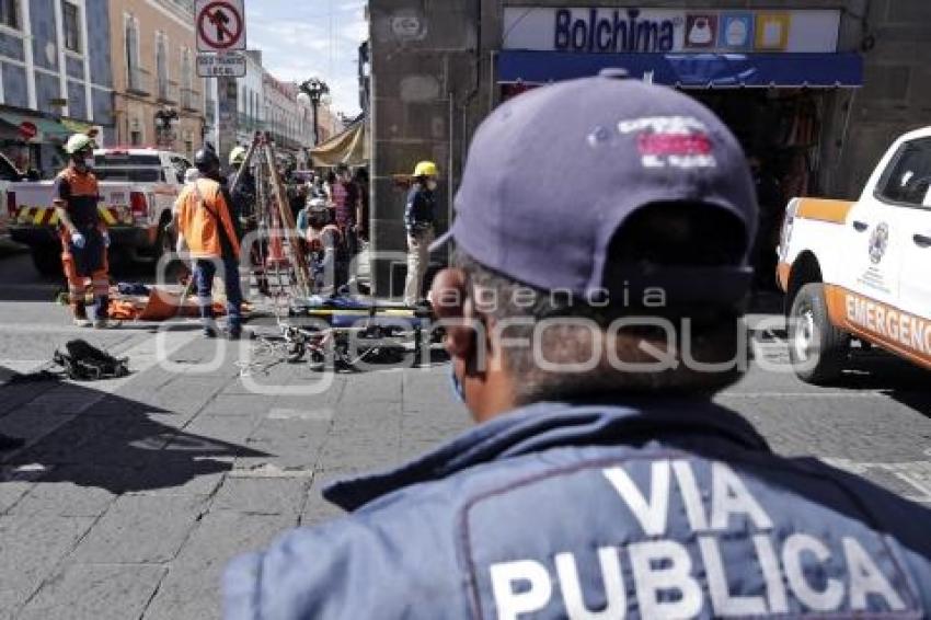 SEGURIDAD . ALCANTARILLA SIN TAPA