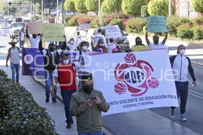 MANIFESTACIÓN MAESTROS EDUCACIÓN FÍSICA