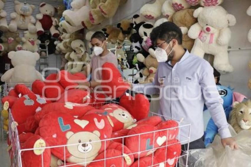 SAN VALENTÍN . REGALOS