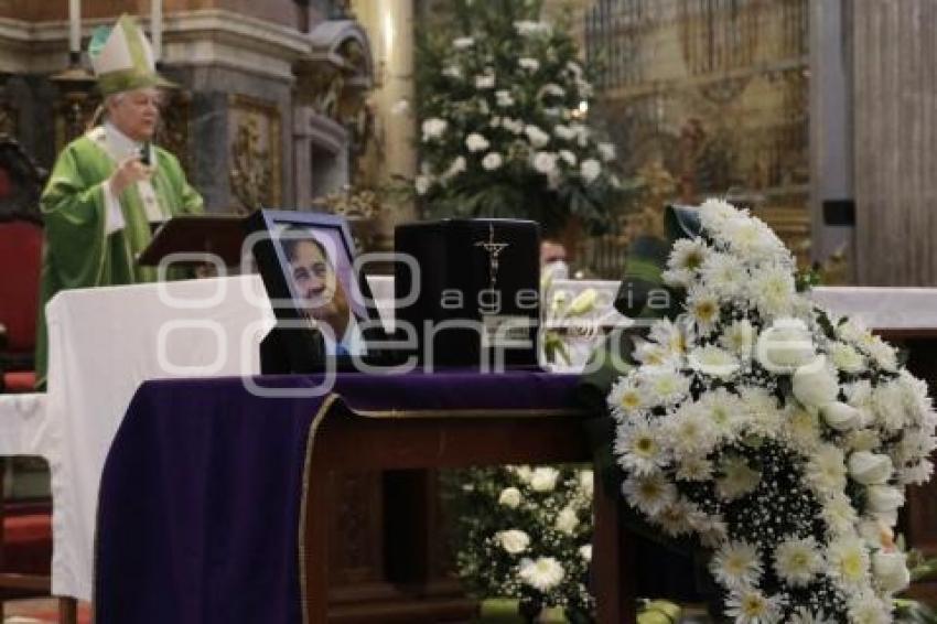 CATEDRAL . MISA