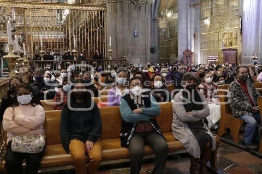 CATEDRAL . MISA