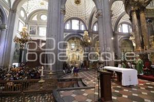 CATEDRAL . MISA