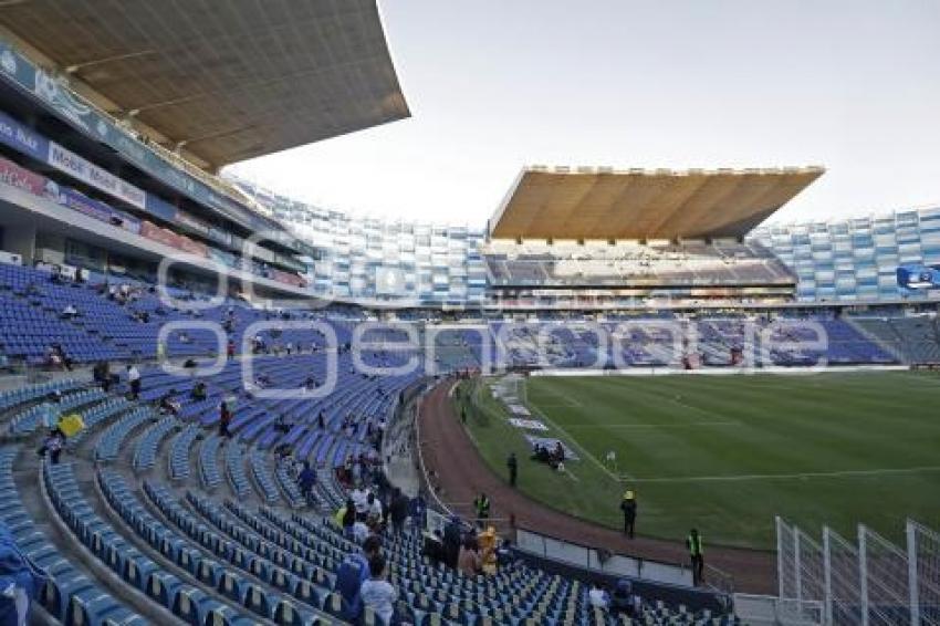 FÚTBOL . CLUB PUEBLA VS MONTERREY
