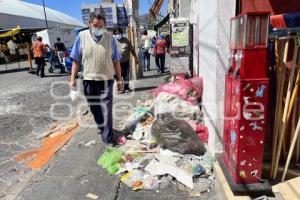 MERCADO 5 DE MAYO . BASURA