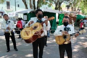 TLAXCALA . MERCADO DE ARTESANÍAS