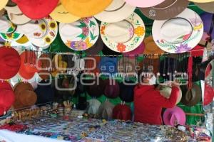 TLAXCALA . MERCADO DE ARTESANÍAS