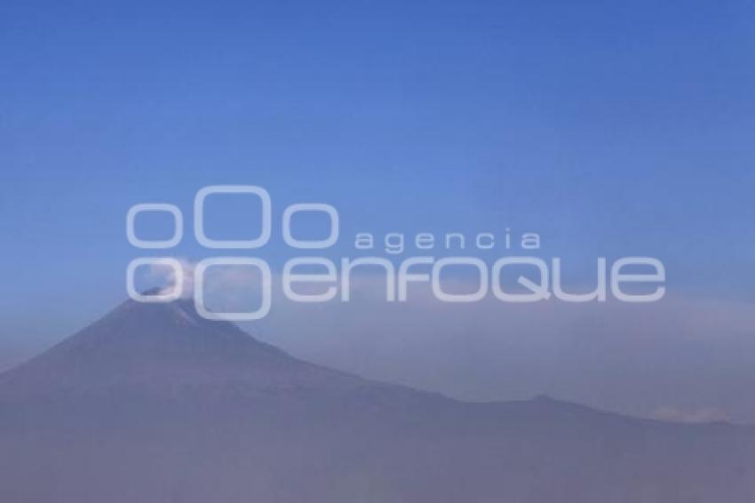 VOLCÁN POPOCATÉPETL . FUMAROLA