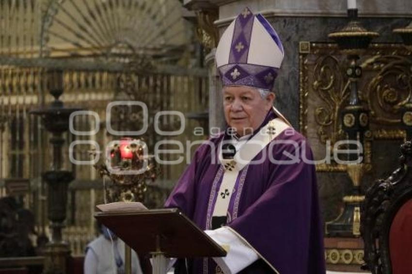 CATEDRAL . MISA