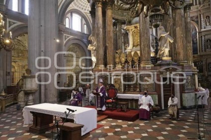 CATEDRAL . MISA