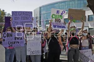 PROTESTA . MUJERES UNIDAS