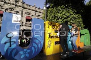 PROTESTA . MUJERES UNIDAS