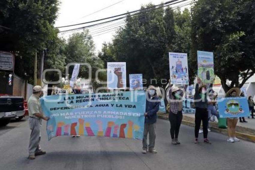 MUJERES FRENTE DE PUEBLOS UNIDOS . BLOQUEO