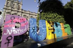 PROTESTA . MUJERES UNIDAS