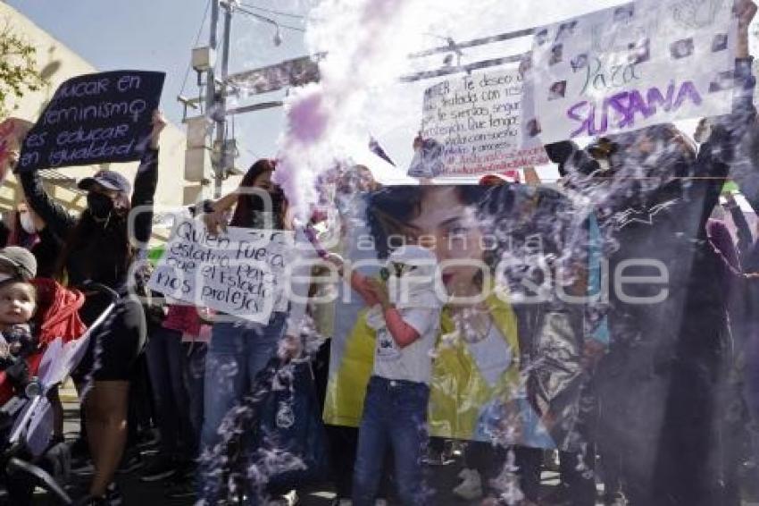 PROTESTA . MUJERES UNIDAS