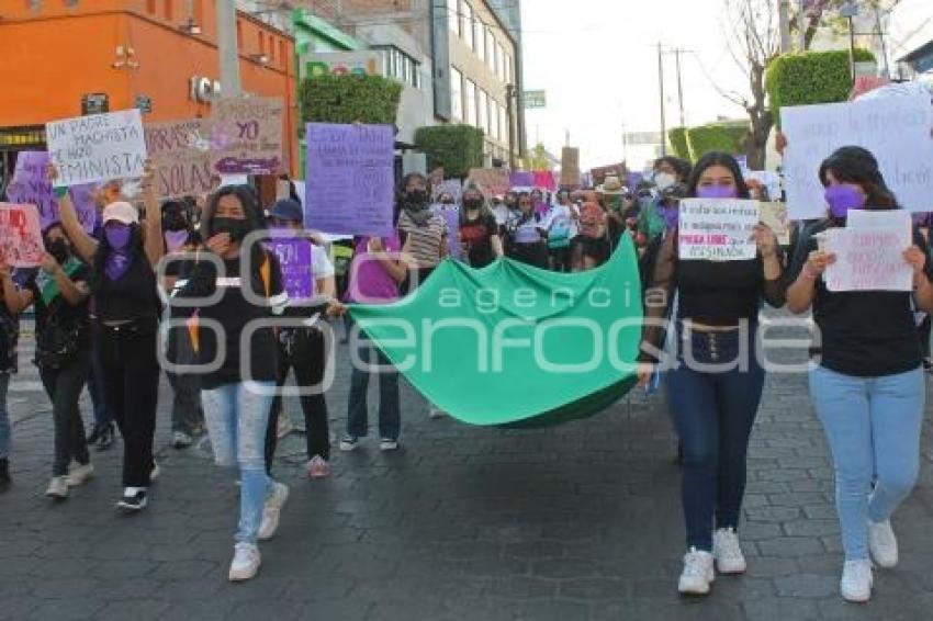 TEHUACÁN . MARCHA DIA DE LA MUJER