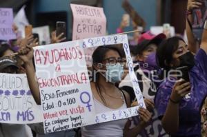 PROTESTA . MUJERES UNIDAS