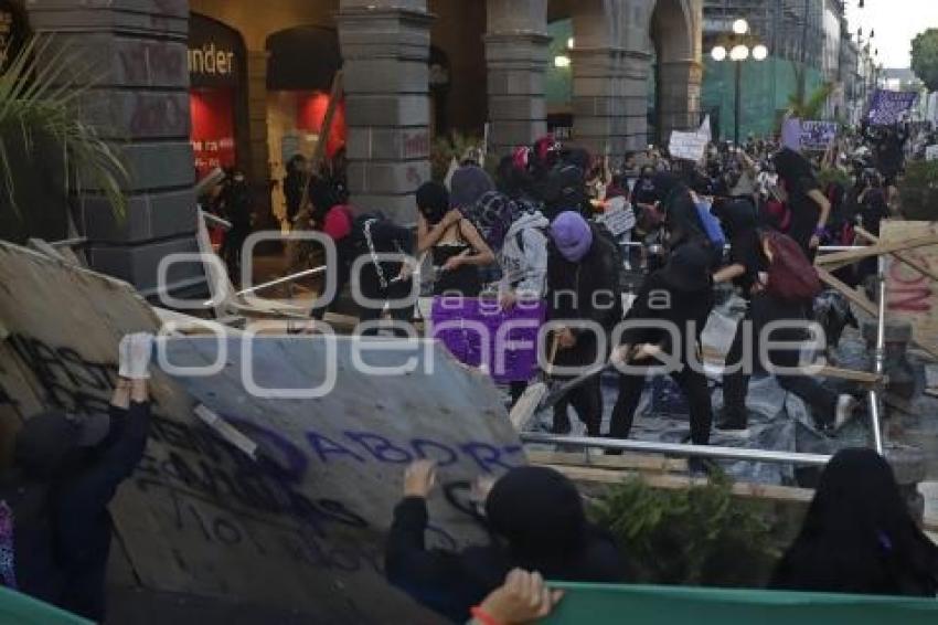 PROTESTA . DÍA DE LA MUJER