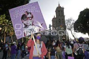 PROTESTA . MUJERES UNIDAS