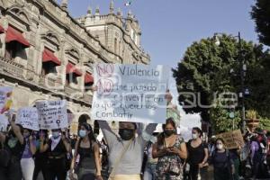 PROTESTA . MUJERES UNIDAS