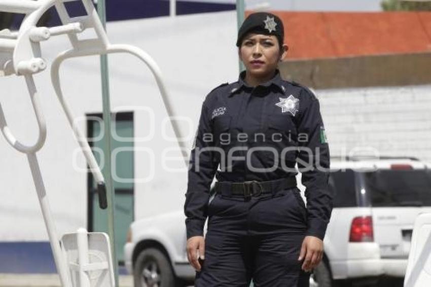 DÍA DE LA MUJER . POLICÍA