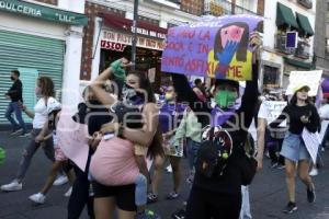 PROTESTA . MUJERES UNIDAS