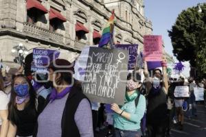 PROTESTA . MUJERES UNIDAS