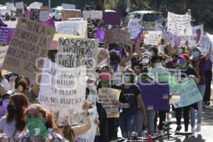 PROTESTA . MUJERES UNIDAS