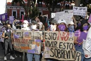 PROTESTA . MUJERES UNIDAS