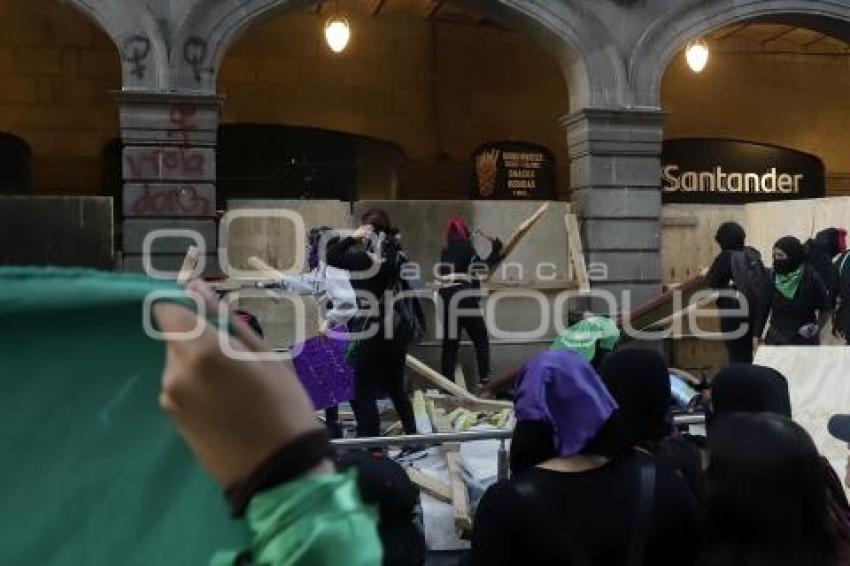 PROTESTA . DÍA DE LA MUJER