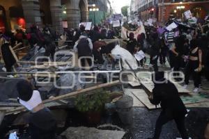 PROTESTA . DÍA DE LA MUJER