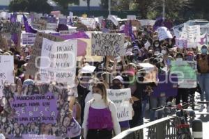 PROTESTA . MUJERES UNIDAS