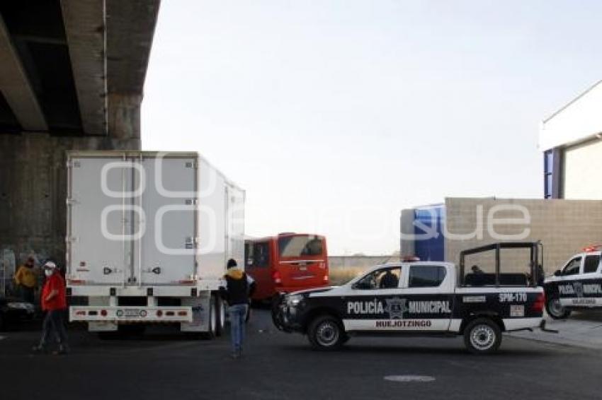 HUEJOTZINGO . CHOQUE AUTOMOVILÍSTICO