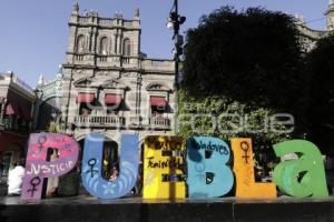 PROTESTA . MUJERES UNIDAS