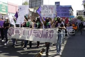 PROTESTA . MUJERES UNIDAS
