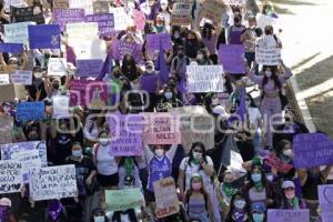 PROTESTA . MUJERES UNIDAS