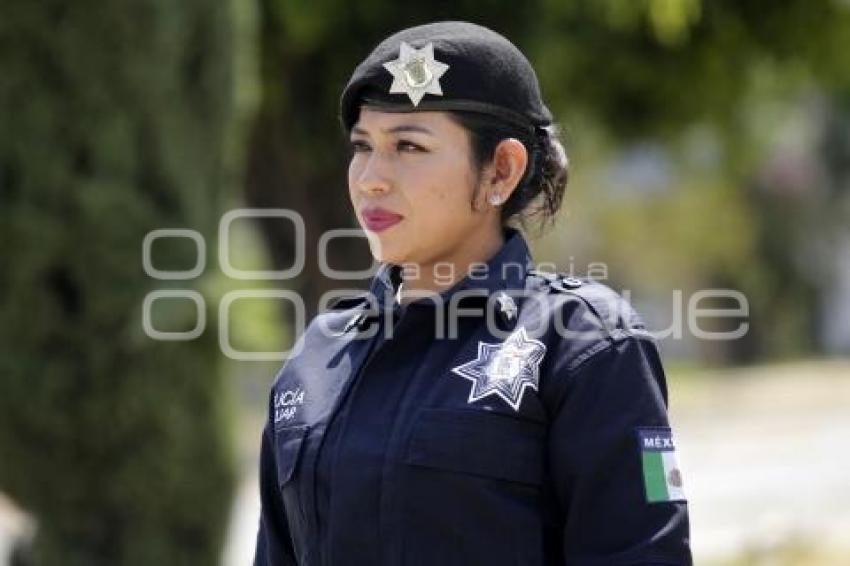 DÍA DE LA MUJER . POLICÍA