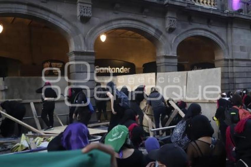 PROTESTA . DÍA DE LA MUJER