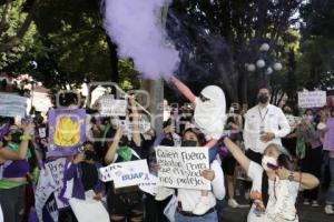 PROTESTA . MUJERES UNIDAS