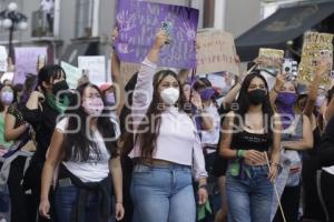 PROTESTA . MUJERES UNIDAS