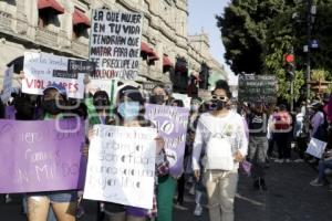 PROTESTA . MUJERES UNIDAS