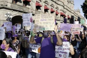 PROTESTA . MUJERES UNIDAS