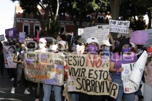 PROTESTA . MUJERES UNIDAS