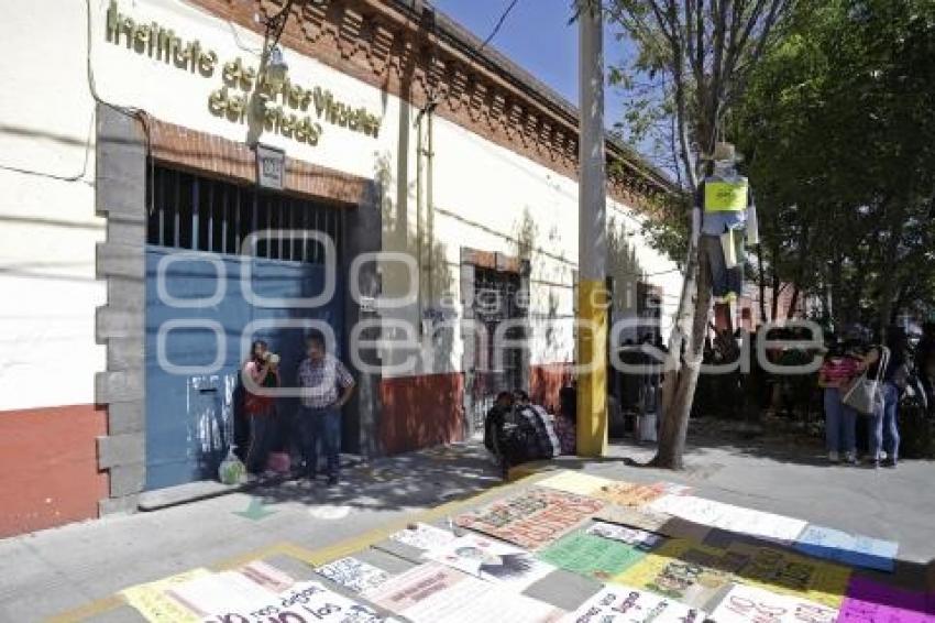 MANIFESTACIÓN . INSTITUTO DE ARTES VISUALES