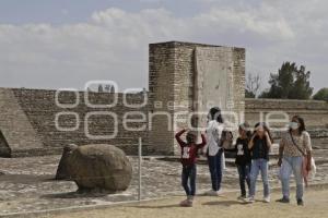 CHOLULA . ZONA ARQUEOLÓGICA