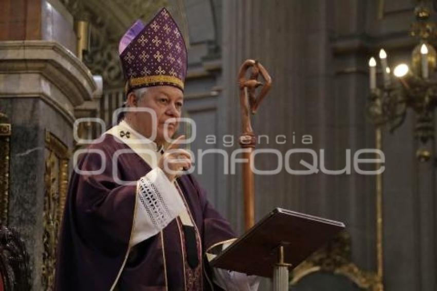 CATEDRAL . MISA