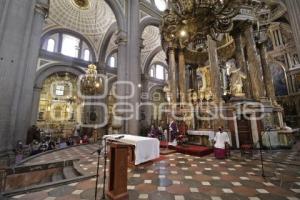 CATEDRAL . MISA