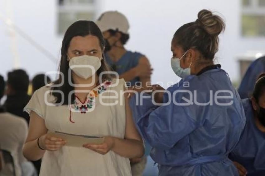 VACUNACIÓN COVID-19 . HOSPITAL NIÑO POBLANO